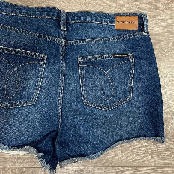 Calvin Klein High Rise  Distressed Denim Jean Shorts 32 - Picture 15 of 15